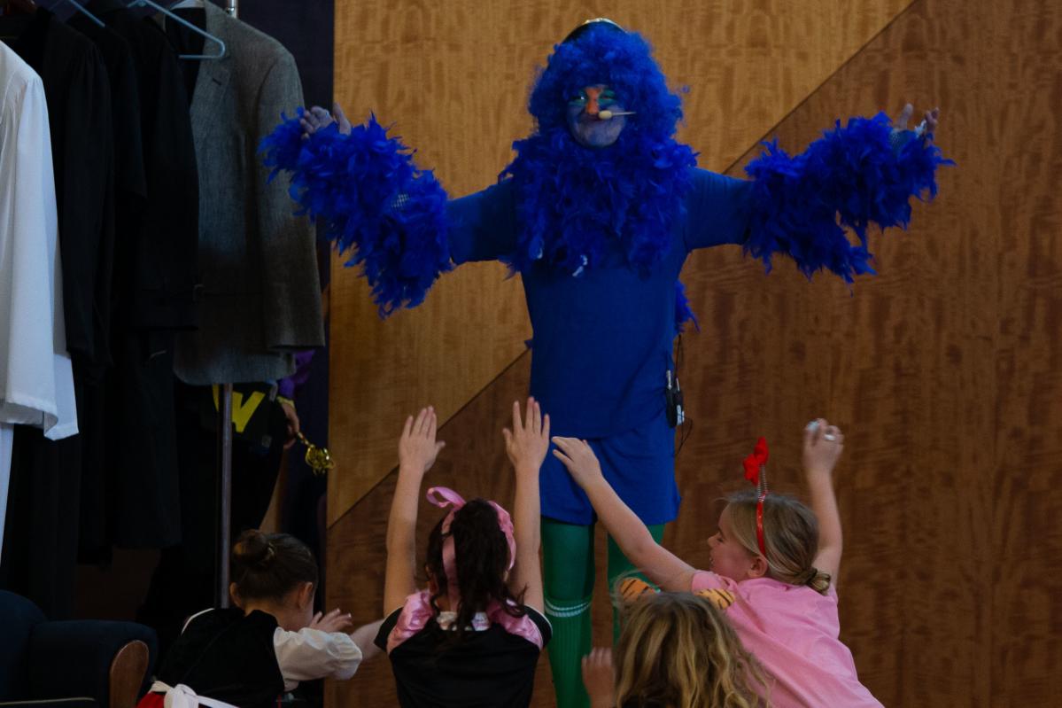 org img 1552949548 L-TempleIsaiah-Purim-2019 037